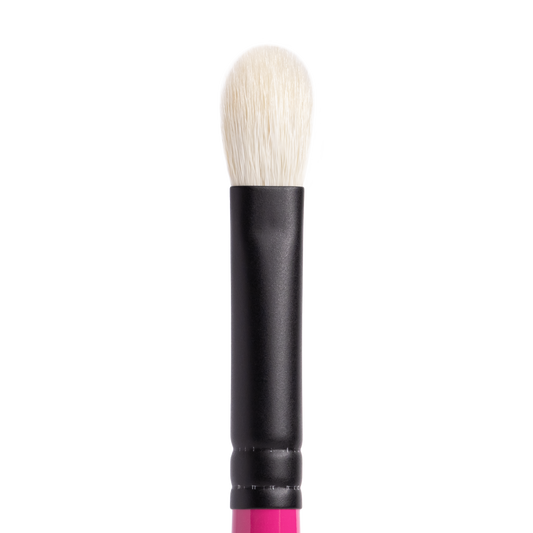 Whats Up Beauty - R105 Tapered Blending Eyeshadow Brush